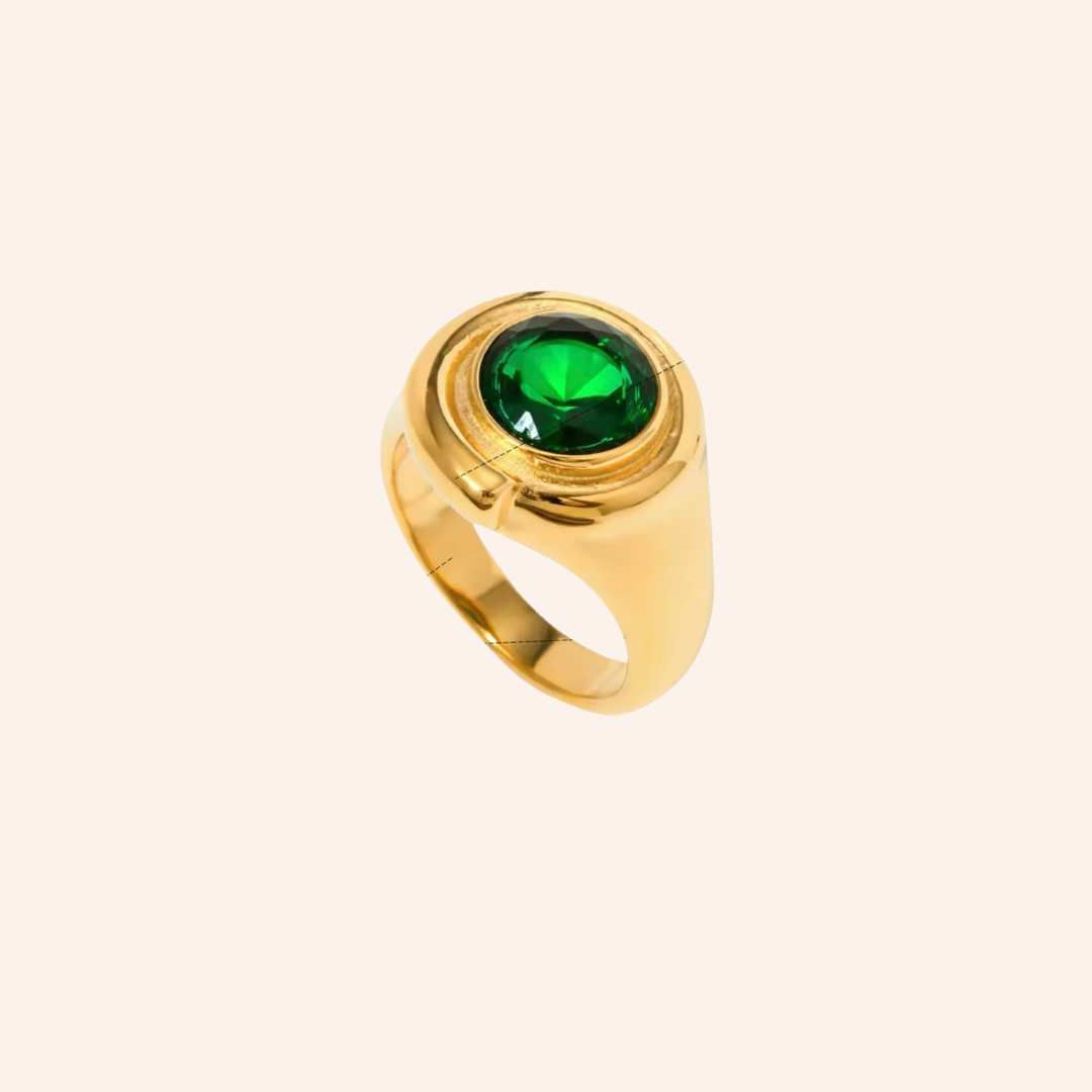 Envy Ring in Emerald Stone