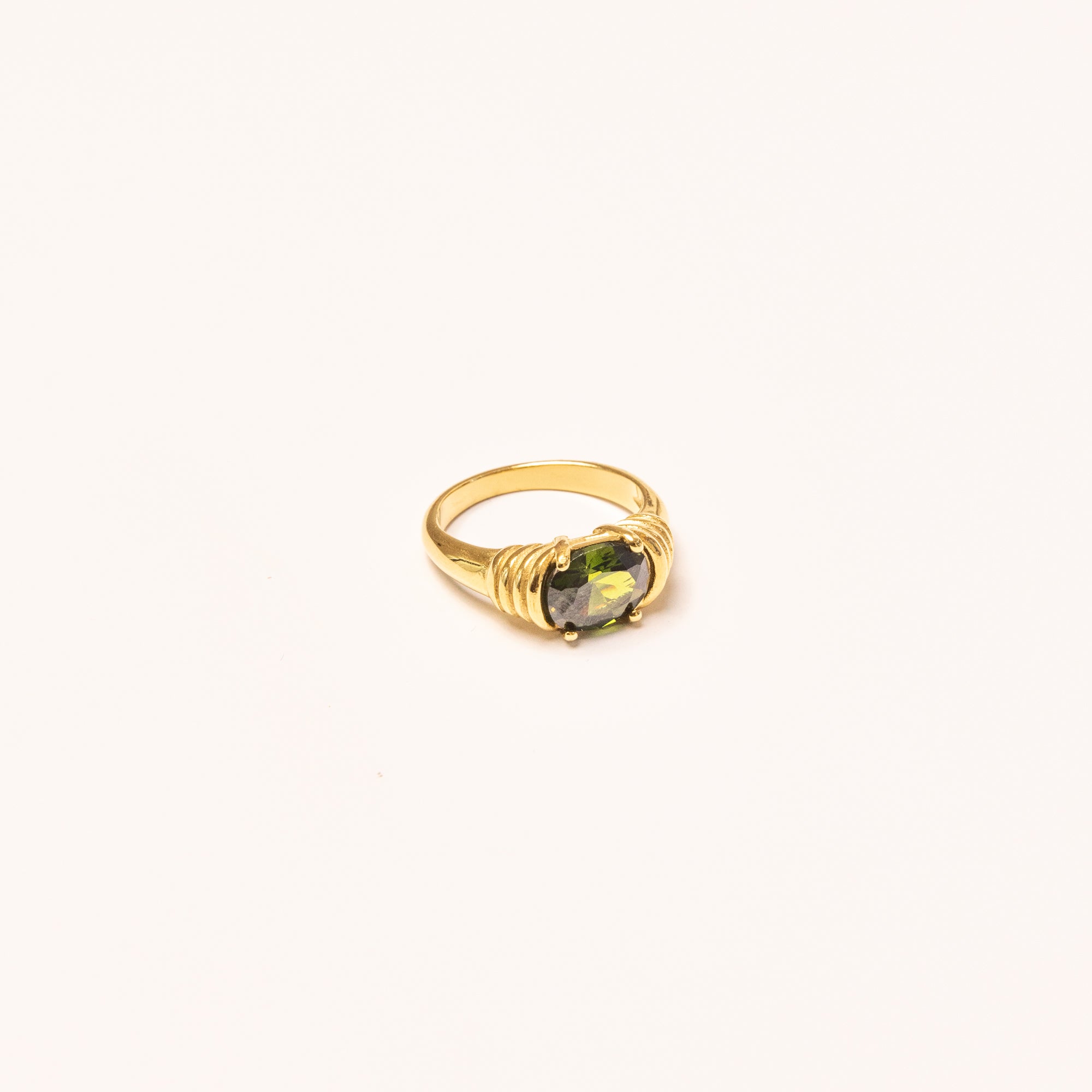Bella Ring in Emerald Stone