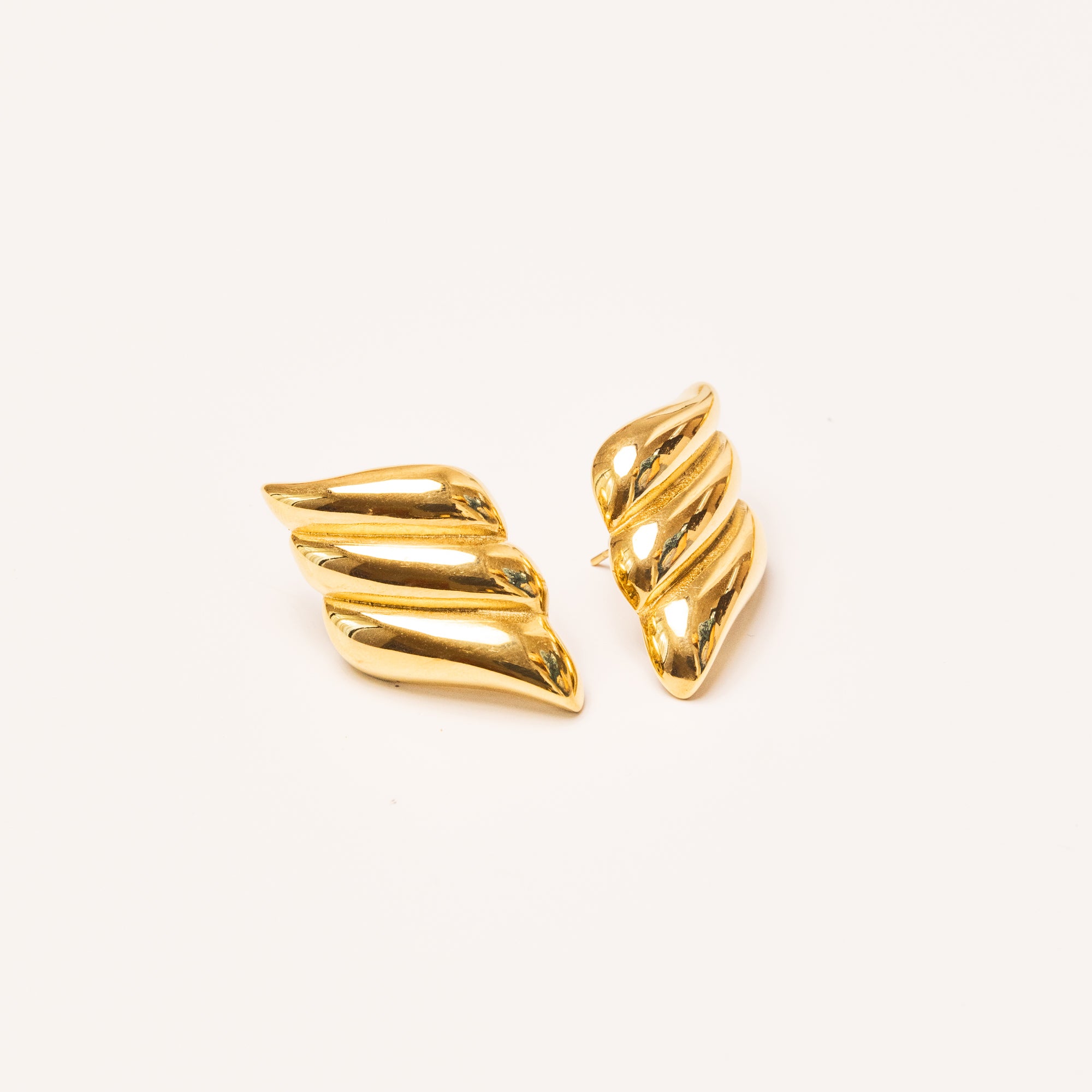 Croissant Stud Earrings in 18k Gold Plated
