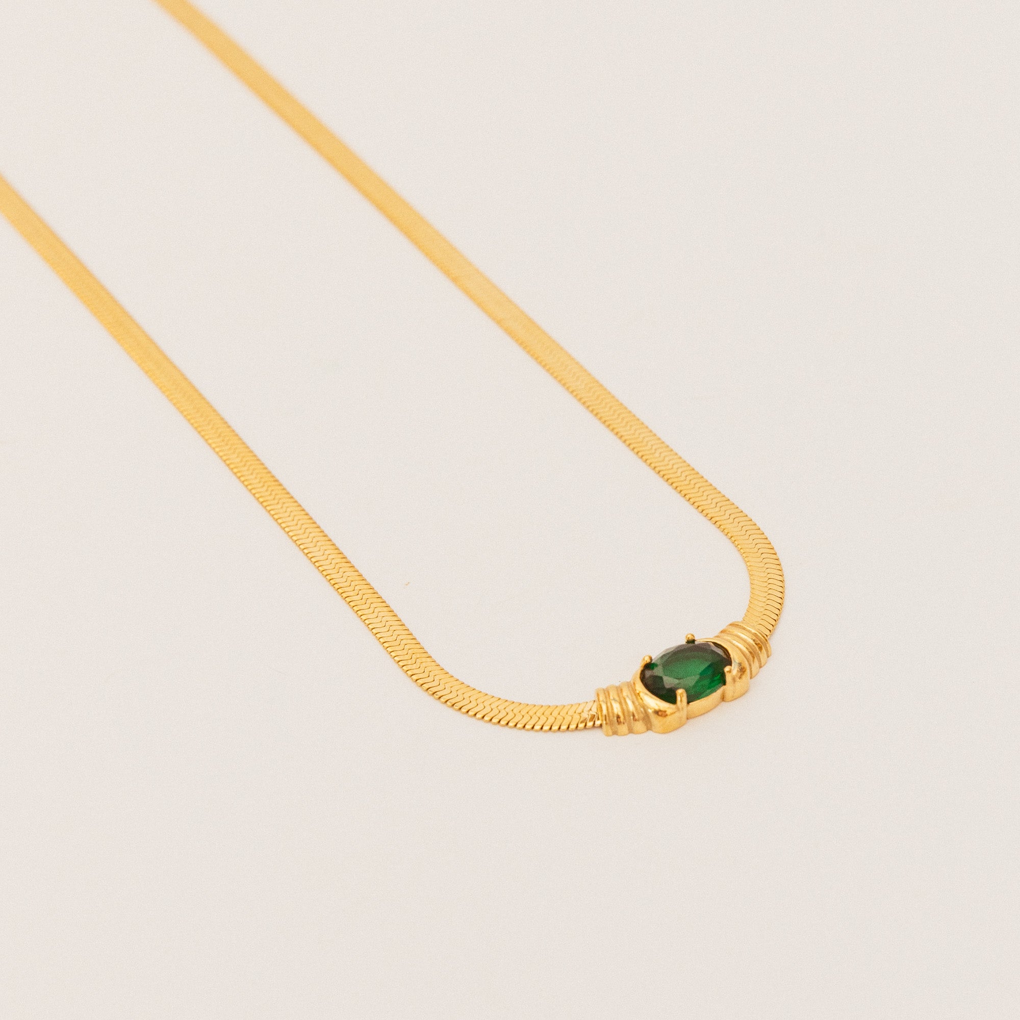 Bella Necklace in Emerald Stone